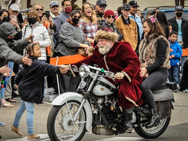 NOVI FrancoXmasParade2